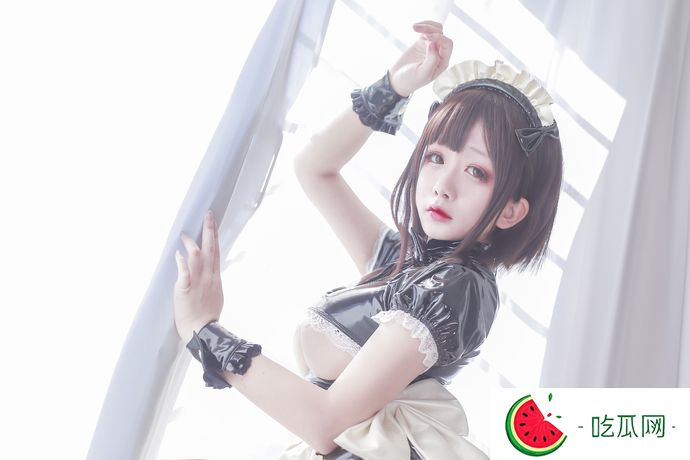 妖娆身材！娃娃脸日奈娇半R女仆作品移不开的目光